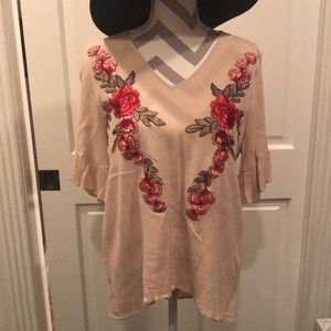 Woman’s embroidered shirt Size Medium